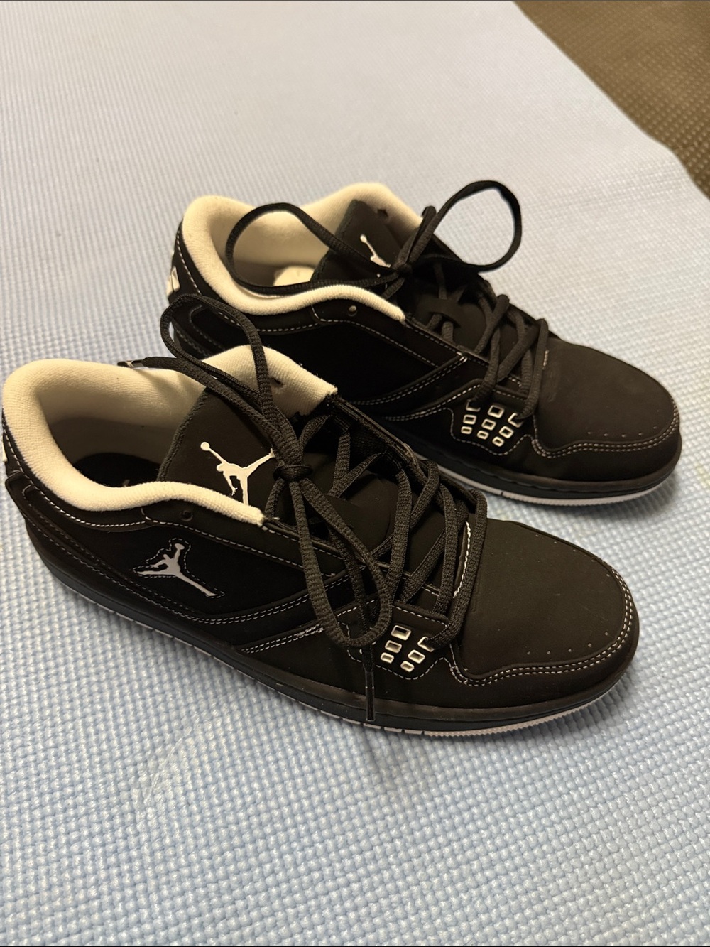 Men's Jordan 1 Flight Low Black Low-Top Basketball Sneakers with White Accents